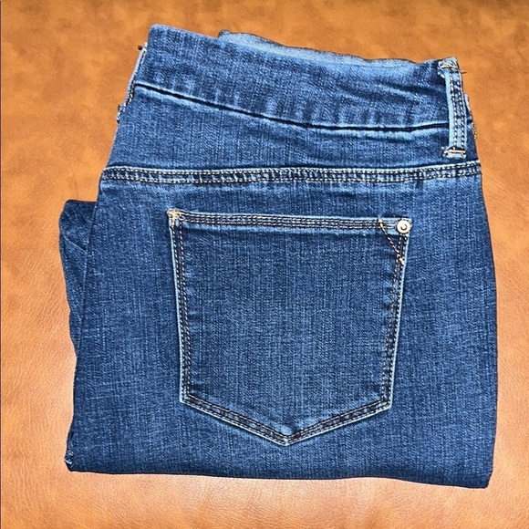 Chico’s So Slimming Girlfriend Ankle  Size 1.5 - Picture 3 of 16